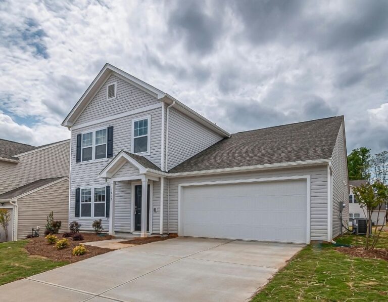How to Boost Your Home’s Curb Appeal with the Perfect Garage Door: 7 Key Strategies